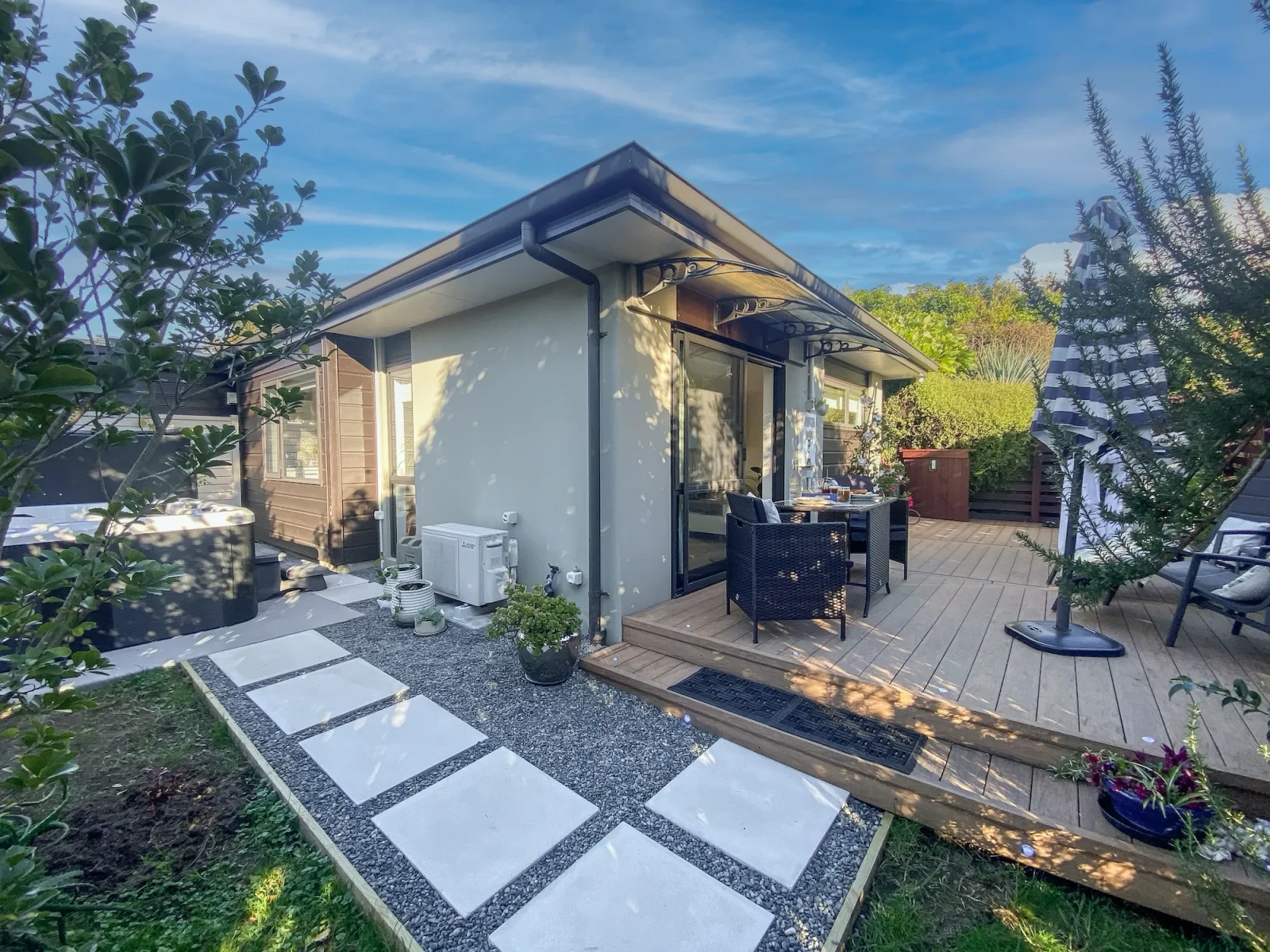 Luxury Stay - Parrot Nest 12